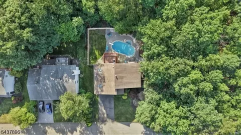 72 Agawam Dr, Wayne, NJ 07470 photo 42