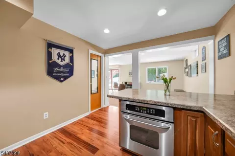 Entry Way - 72 Agawam Dr, Wayne, NJ 07470 photo 3 of 4
