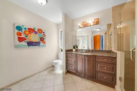 72 Agawam Dr, Wayne, NJ 07470 photo 20
