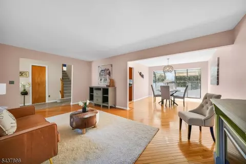 Living - 72 Agawam Dr, Wayne, NJ 07470 photo 3 of 6