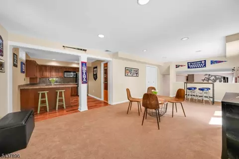 Entry Way - 72 Agawam Dr, Wayne, NJ 07470 photo 2 of 4
