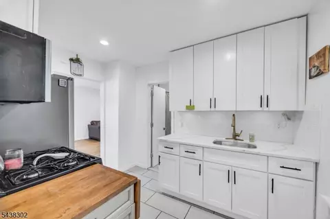 182 Baltimore Ave, Cranford, NJ 07016