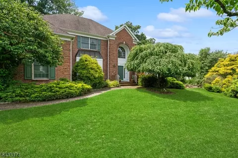 38 Canterbury Rd, Denville, NJ 07834