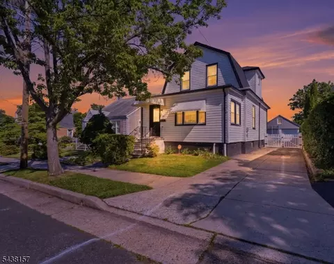265 Grove St, Woodbridge, NJ 07095