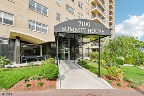 7100 Blvd E, Guttenberg, NJ 07093