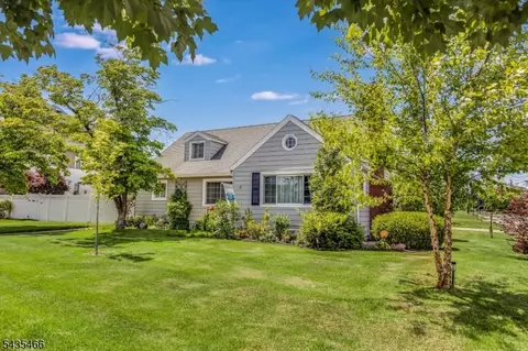 98 Totowa Rd, Totowa, NJ 07512