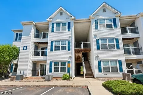 811 Waterford Dr, Edison, NJ 08817