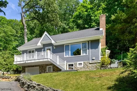 15 Glenside Trl, Sparta, NJ 07871