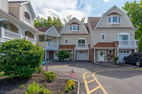 19 Riverbend Ct, New Providence, NJ 07974
