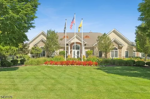 17 Lara Pl, Warren, NJ 07059