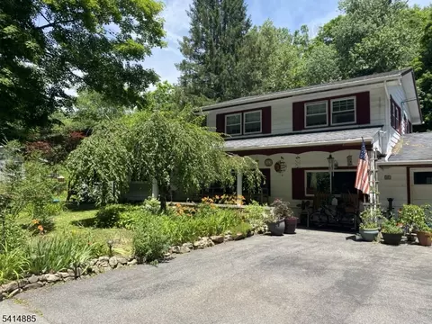 15 Main St, Glen Gardner, NJ 08826