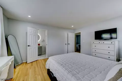 Bedroom - 305 Buttfield Dr, Plainfield, NJ 07060 photo 2 of 5