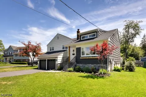 Exterior - 305 Buttfield Dr, Plainfield, NJ 07060 photo 2 of 7