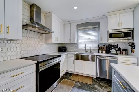 Kitchen - 305 Buttfield Dr, Plainfield, NJ 07060 photo 1 of 2