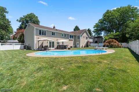 Exterior - 15 Kuiken Ct, Wayne, NJ 07470 photo 5 of 5