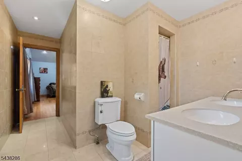 Bath - 15 Kuiken Ct, Wayne, NJ 07470 photo 1 of 3