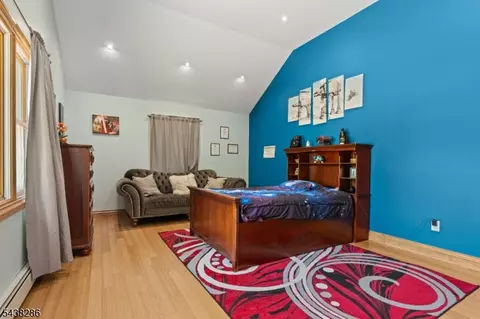 Bedroom - 15 Kuiken Ct, Wayne, NJ 07470 photo 3 of 7