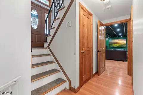 Entry Way - 15 Kuiken Ct, Wayne, NJ 07470 photo 1 of 2