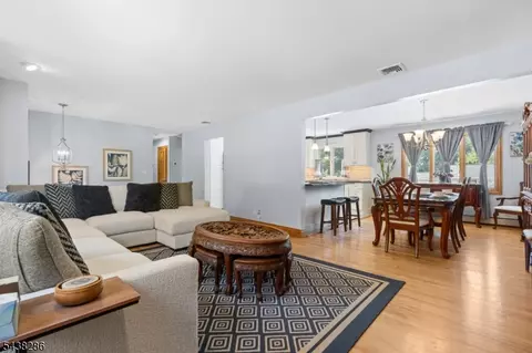 Living - 15 Kuiken Ct, Wayne, NJ 07470 photo 1 of 2