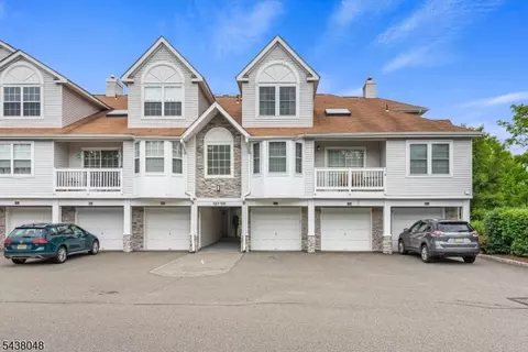 129 Autumn Ct, Ledgewood, NJ 07852