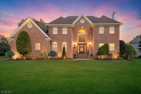 1 Bailiwick Dr, Warren, NJ 07059