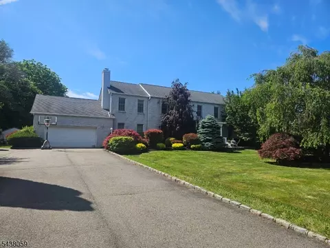 127 Smithtown Rd, Hackettstown, NJ 07840