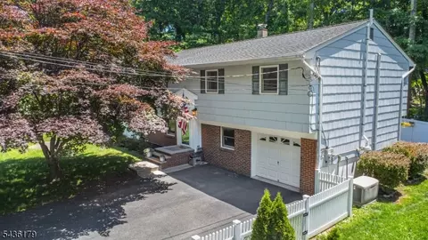 6 Benjamin, Stanhope, NJ 07874