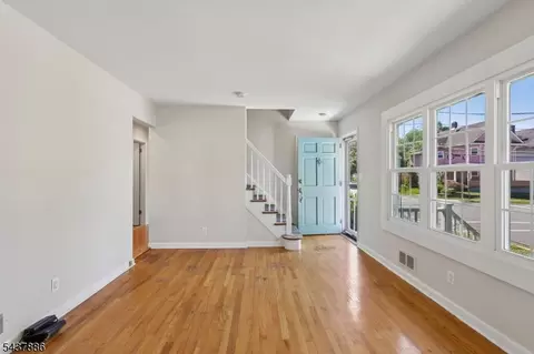 251 Main St, East Rutherford, NJ 07073