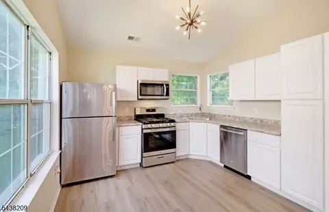 Kitchen - 430 Cardinal Ln, Bedminster, NJ 07921 photo 1 of 1