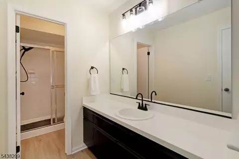 Bath - 430 Cardinal Ln, Bedminster, NJ 07921 photo 2 of 2