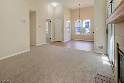 Living - 430 Cardinal Ln, Bedminster, NJ 07921 photo 3 of 3