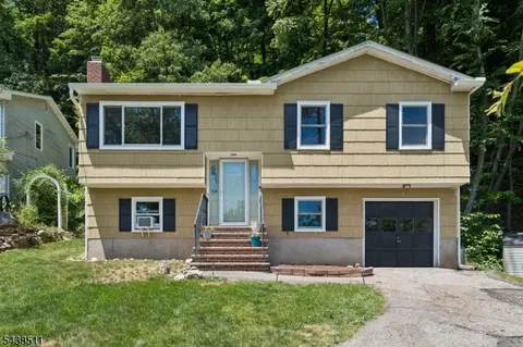 26 Valley View Dr, Rockaway, NJ 07866