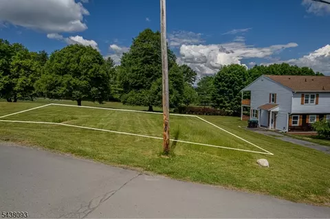 316 Shore Dr, Montague Twp, NJ 07827