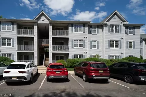 110 Stratford Pl, Bound Brook, NJ 08805