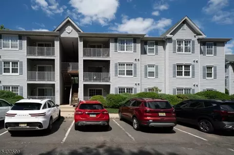 110 Stratford Pl, Bound Brook, NJ 08805