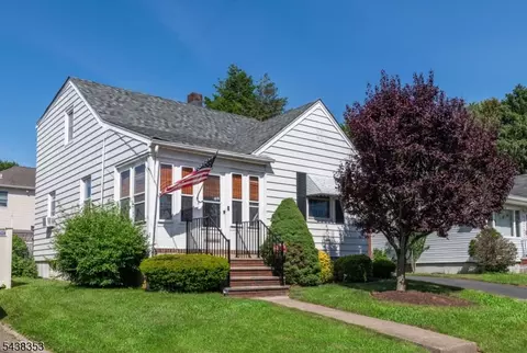 65 Harding Ave, Totowa, NJ 07512