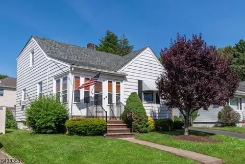 65 Harding Ave, Totowa, NJ 07512