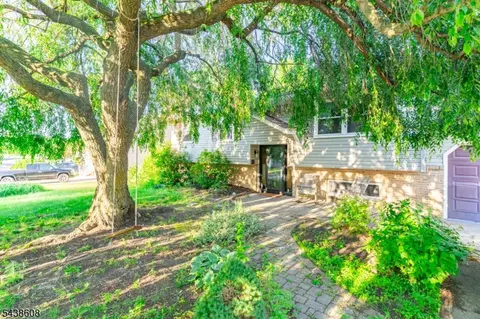 15 Orchid Ct, Deptford, NJ 08096