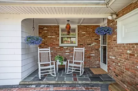 4 Hillcrest Ave, Mendham, NJ 07945 photo 3