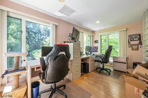 59 Deerfield Ln, Upper Saddle River, NJ 07458