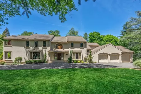 59 Deerfield Ln, Upper Saddle River, NJ 07458