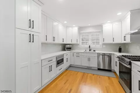538 Willow Ave, Garwood, NJ 07027