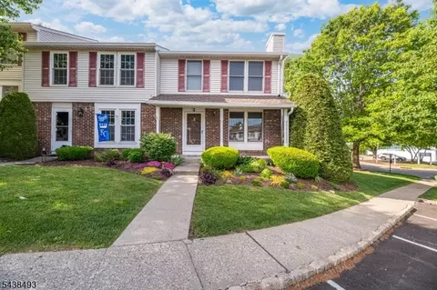 2 Liberty Ln, Franklin, NJ 07416