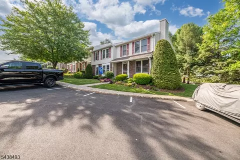 2 Liberty Ln, Franklin, NJ 07416