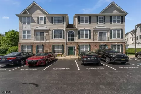 141 Limerick Ln, Phillipsburg, NJ 08865