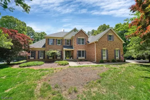 28 Ranney Rd, Long Valley, NJ 07853