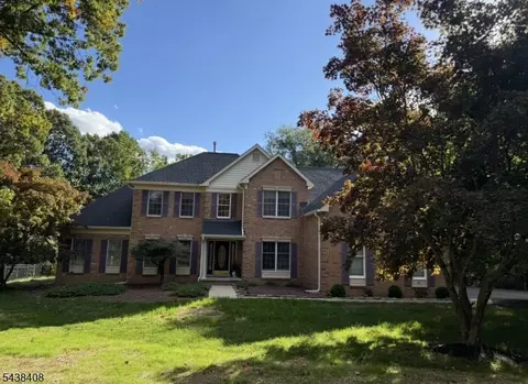 28 Ranney Rd, Long Valley, NJ 07853
