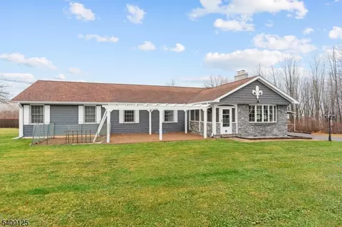 18 Old Wolfe Rd, Budd Lake, NJ 07828