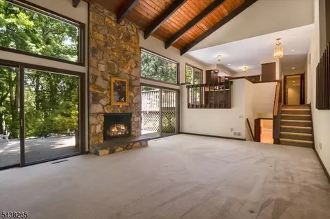 6 Green Hills Rd, Mendham Twp, NJ 07945