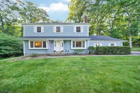 10 Diann Dr, Montville, NJ 07045